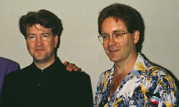 (左)大卫·林奇和他的朋友,编剧马克·弗斯特(右)1990年,试播集在abc