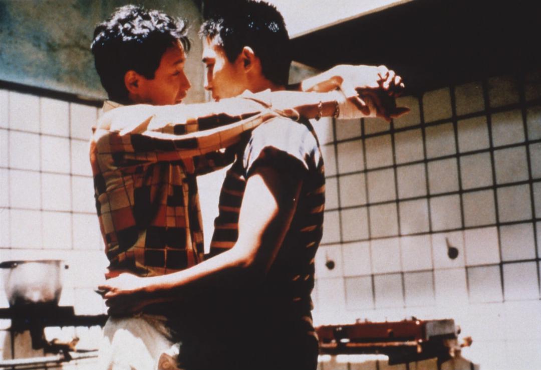 身边很多朋友都表现出对黎耀辉的袒护和偏爱,但我却更喜欢张国荣演绎