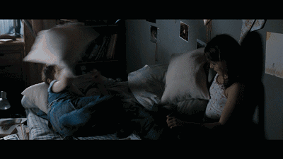 到处转转,影片的故事始于一对青梅竹马的小伙伴——汤玛斯和蕾贝卡